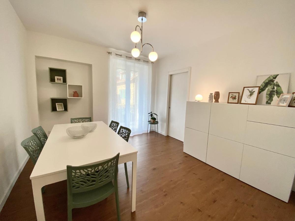 Casa Dell'Edera - Holiday Apartment In Domodossola Dış mekan fotoğraf